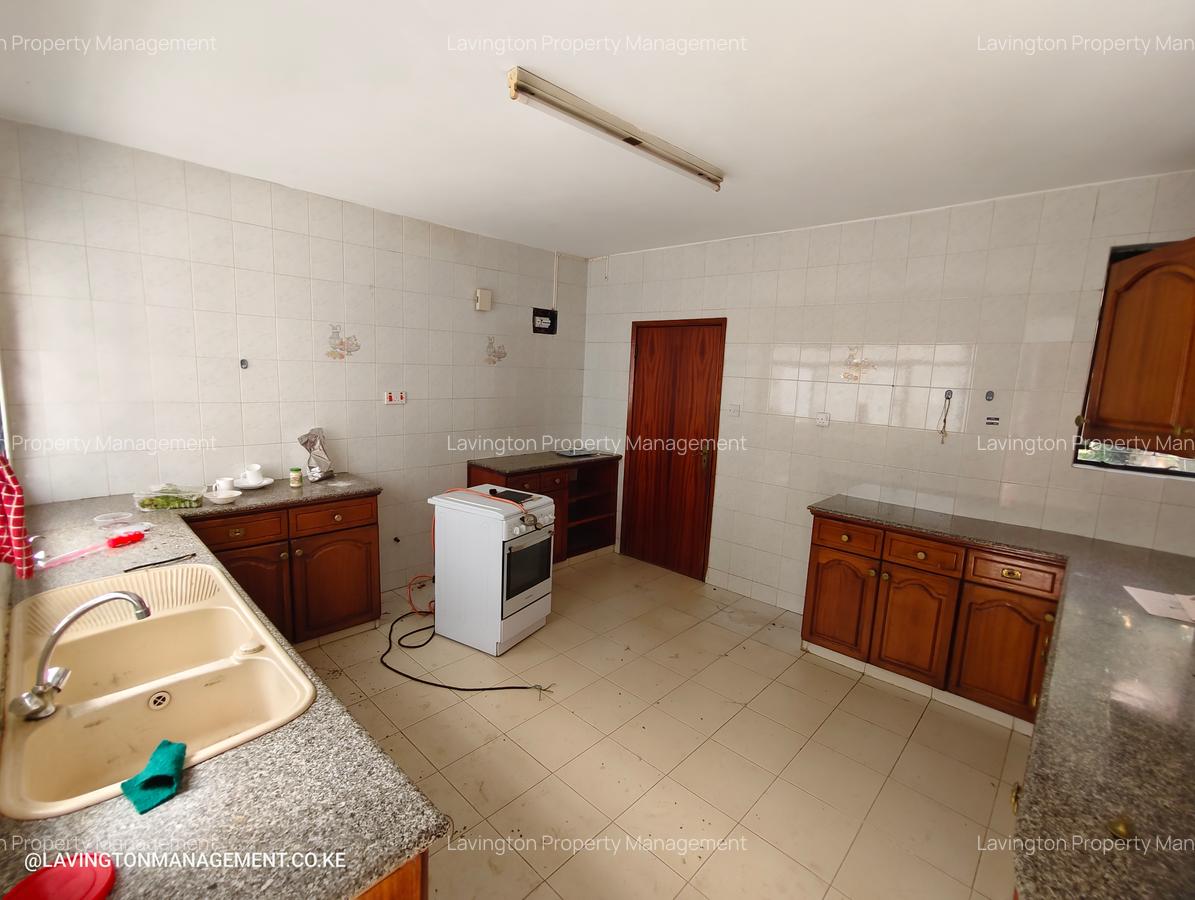 4 Bed Townhouse with En Suite at Lavington Green - 7