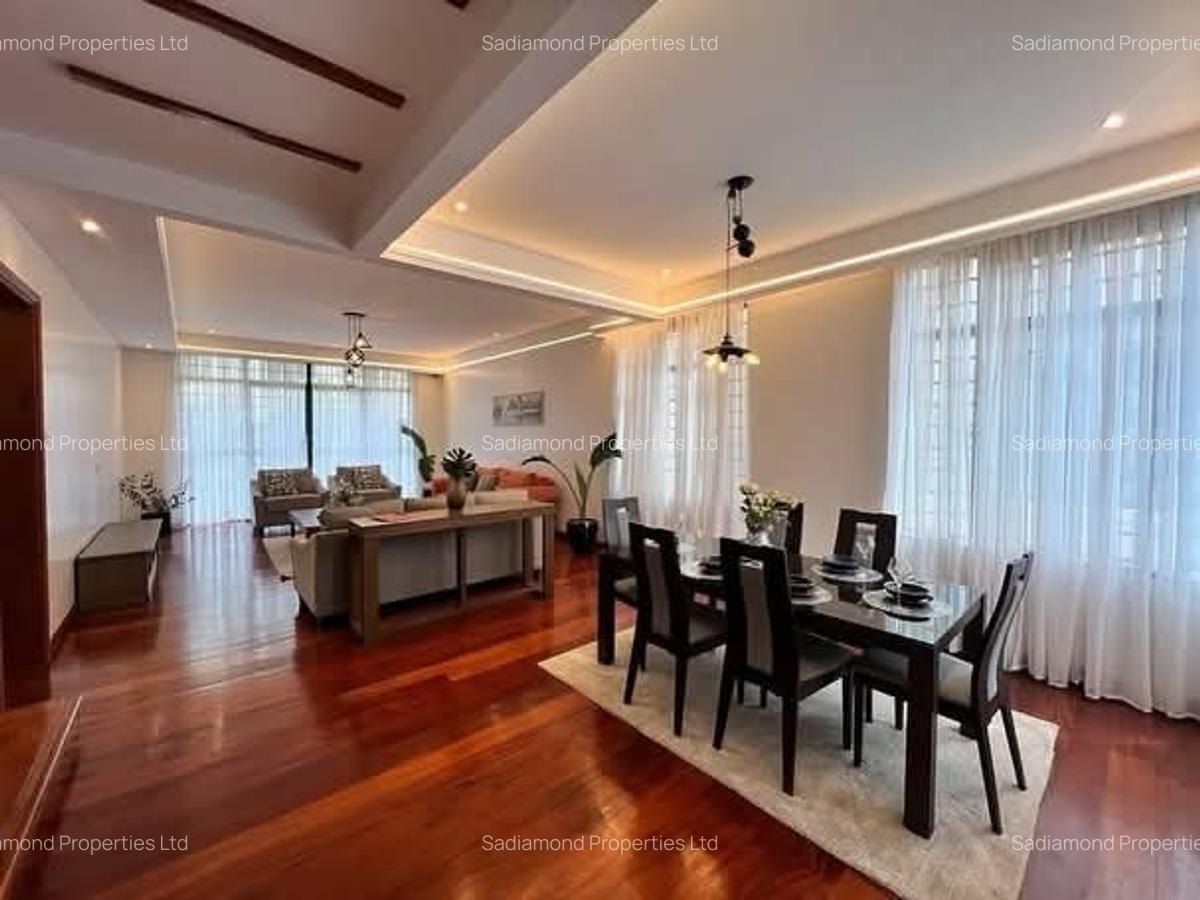 4 Bed Townhouse with En Suite in Membley - 3