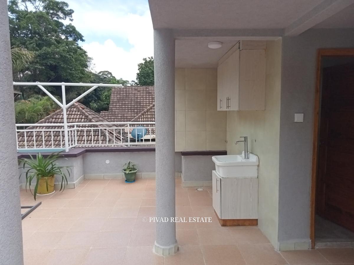 4 Bed House with Swimming Pool in Spring Valley - 6