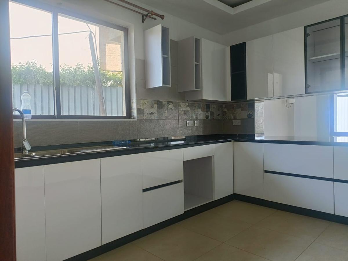 4 Bed Townhouse with En Suite in Kiambu Road - 13