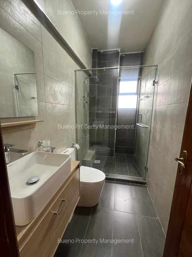 4 Bed Apartment with En Suite in Kilimani - 12