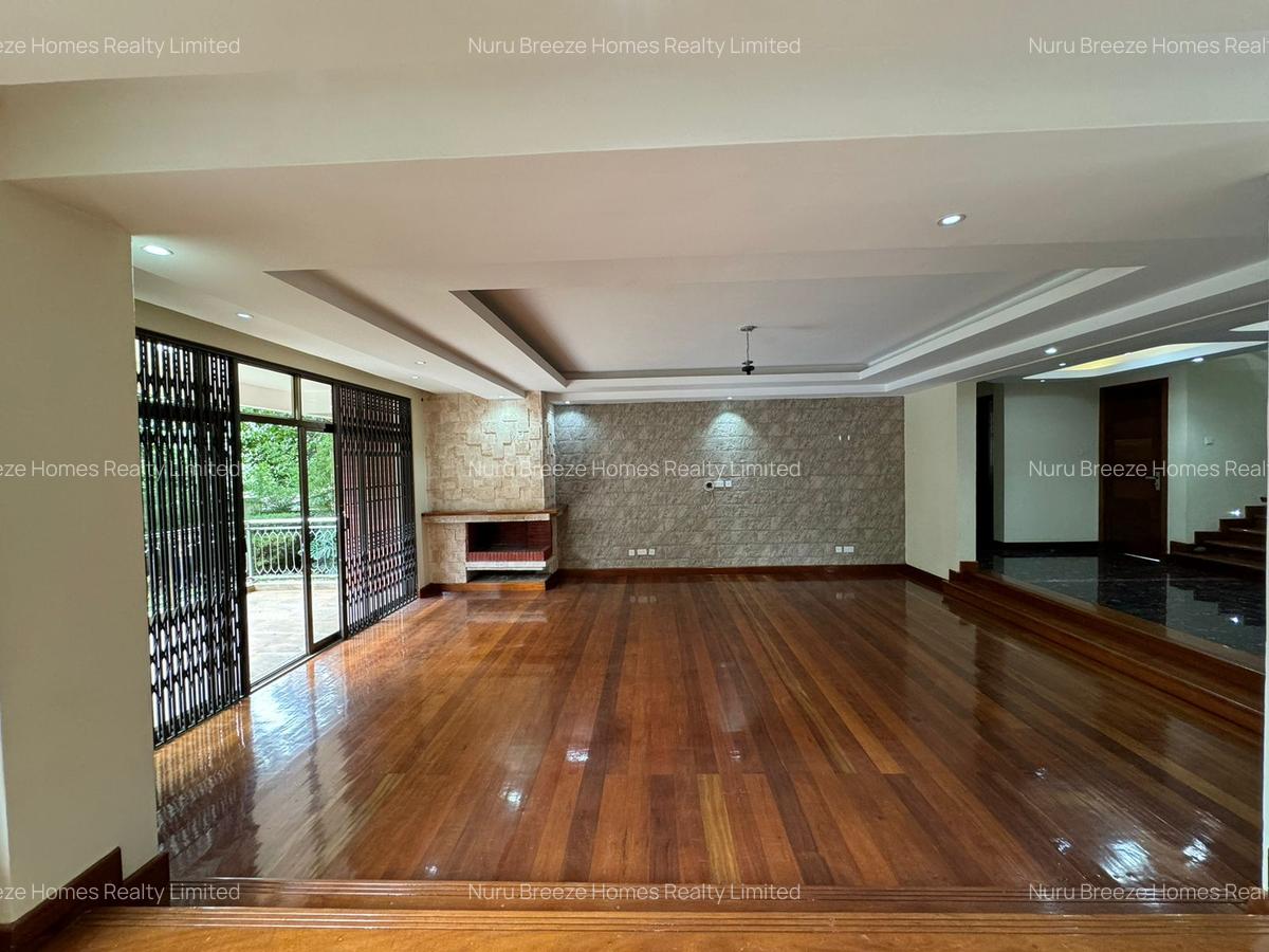 5 Bed Townhouse with En Suite in Lavington - 18