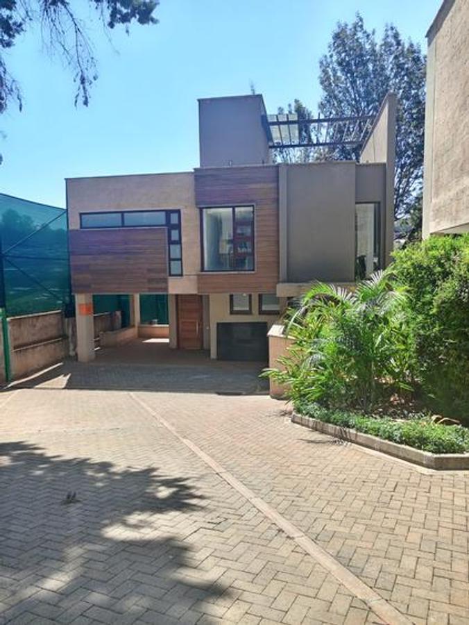 4 Bed Townhouse with En Suite in Lavington - 1