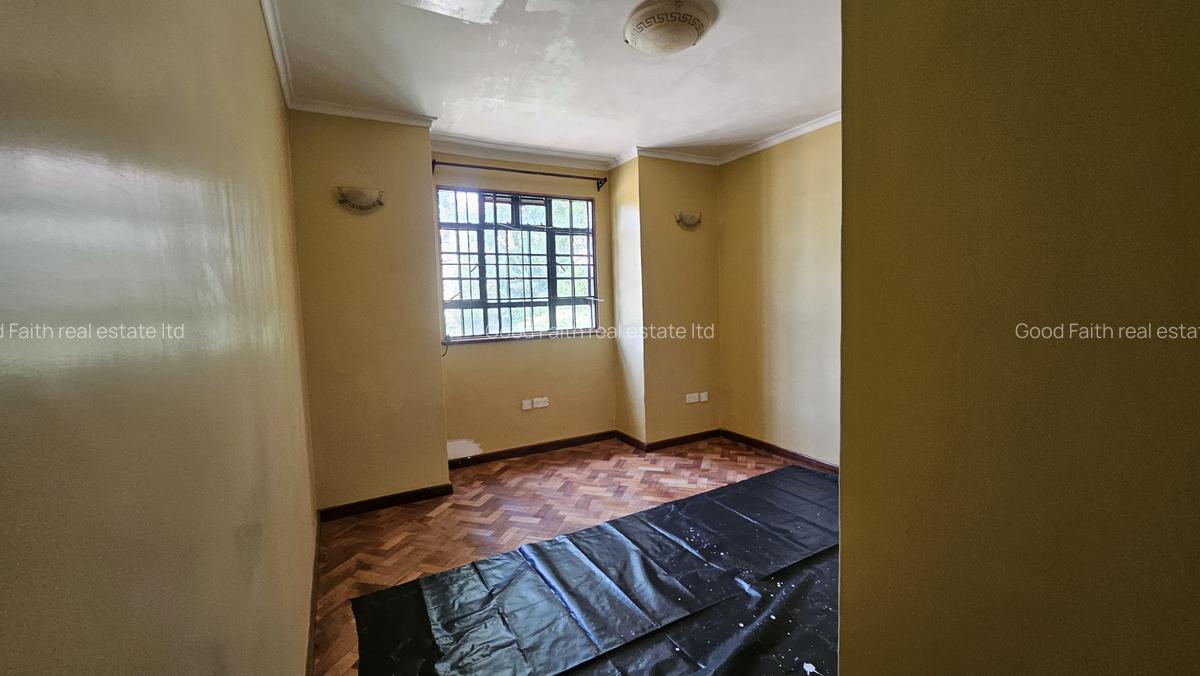 5 Bed House with En Suite in Runda - 13