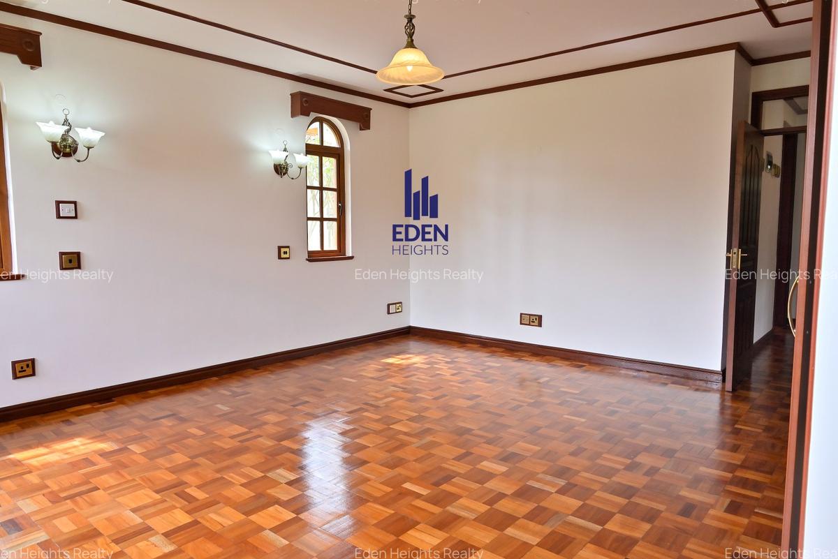 4 Bed Townhouse with En Suite in Lavington - 7