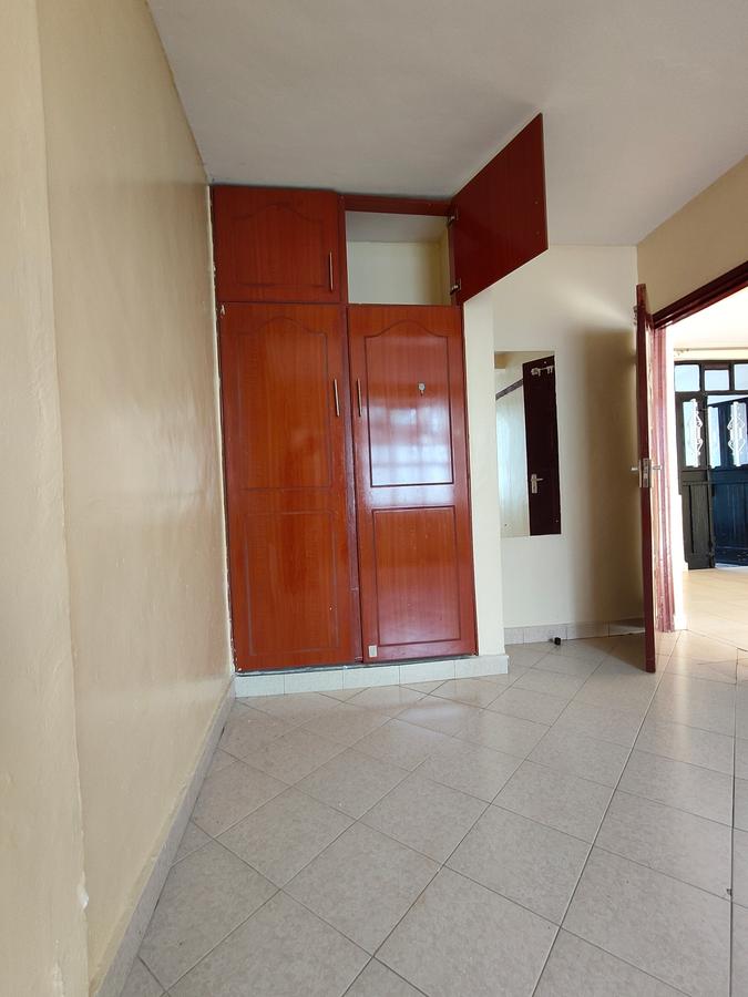 1 Bed House with En Suite at Karen Road - 11