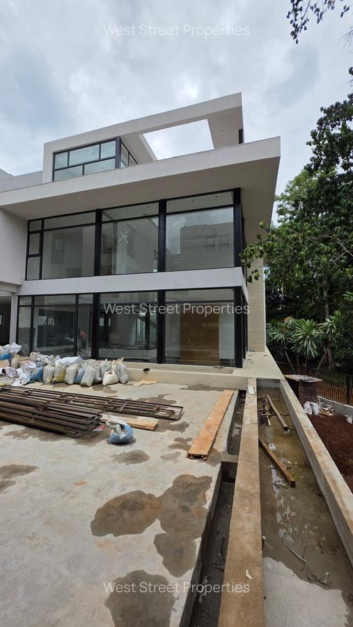 6 Bed Villa with En Suite at Lavington - 10