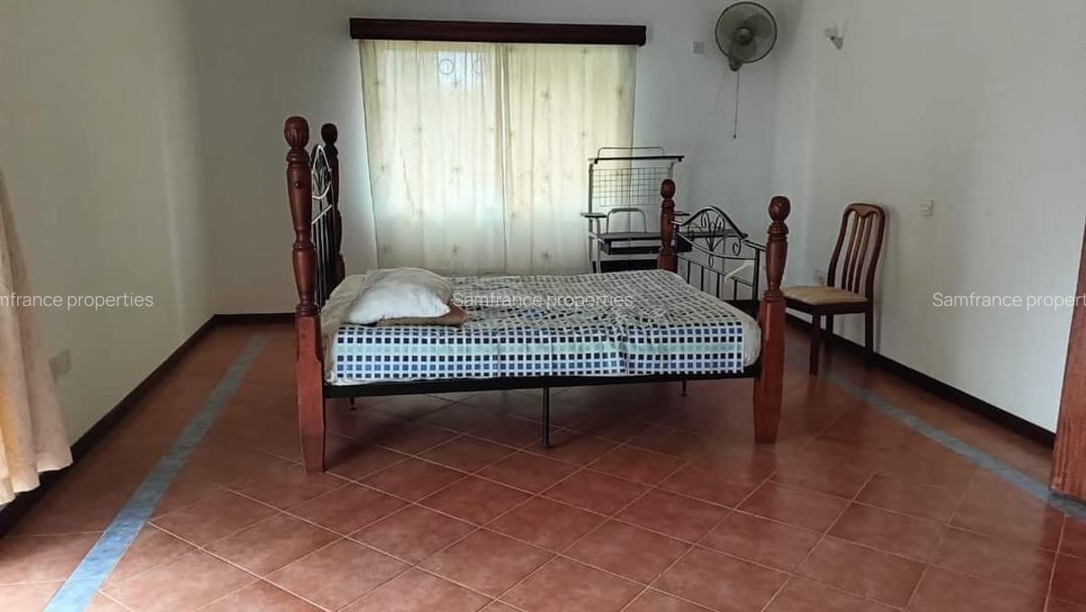 4 Bed Villa with En Suite at Links Road - 8