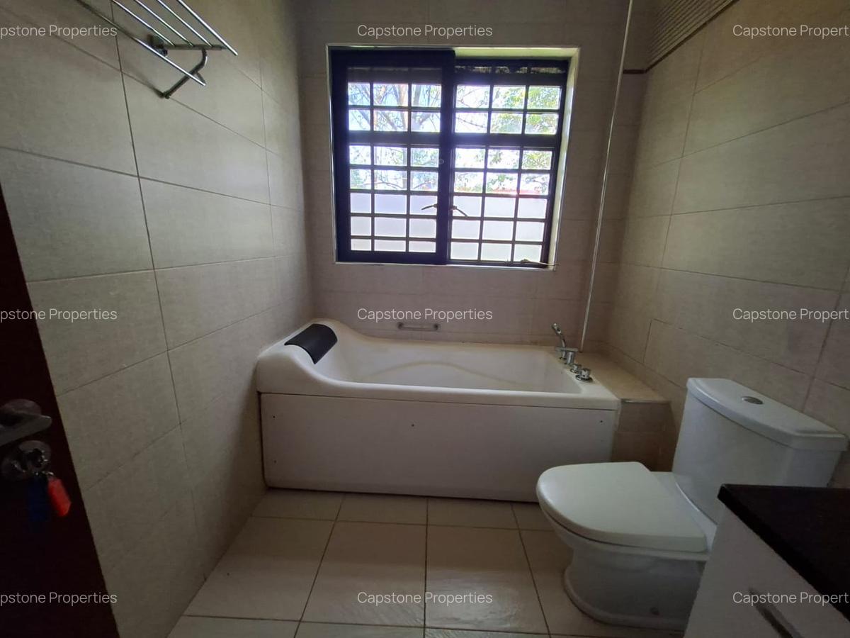 4 Bed Townhouse with En Suite in Runda - 15