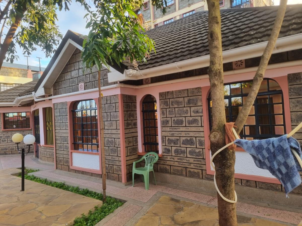 4 Bed House with Garden at Eastern Bypass - 1