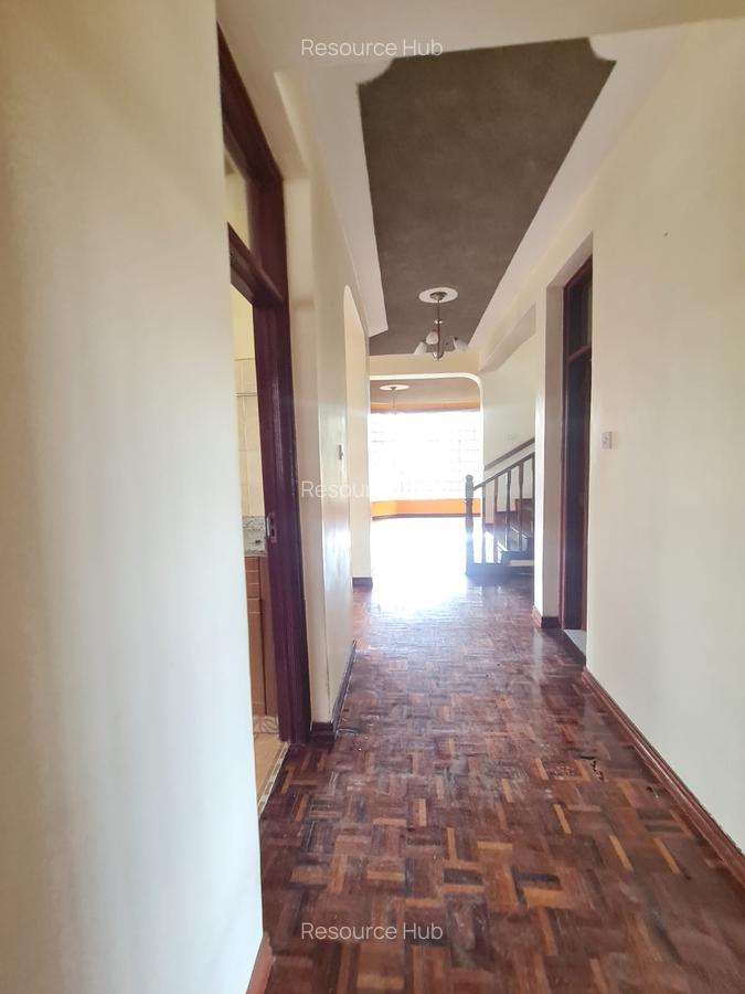 4 Bed House with En Suite at Bomas - 9