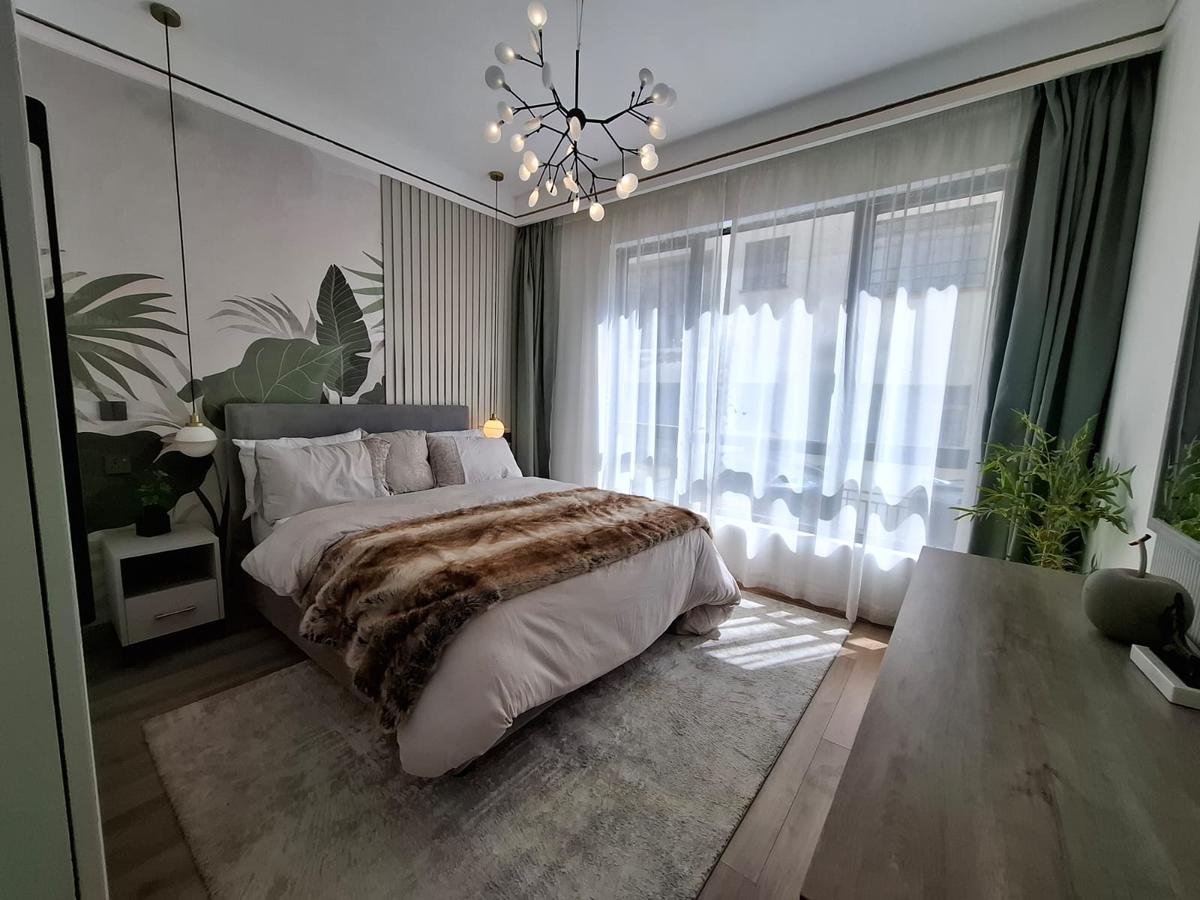 1 Bed Apartment with En Suite in Lavington - 4