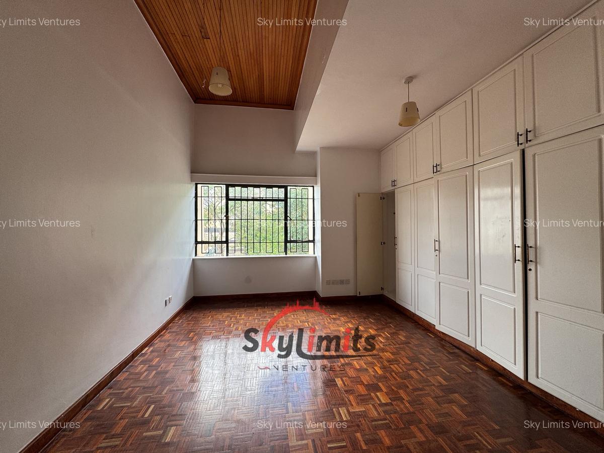 4 Bed Apartment with Swimming Pool in Kilimani - 6