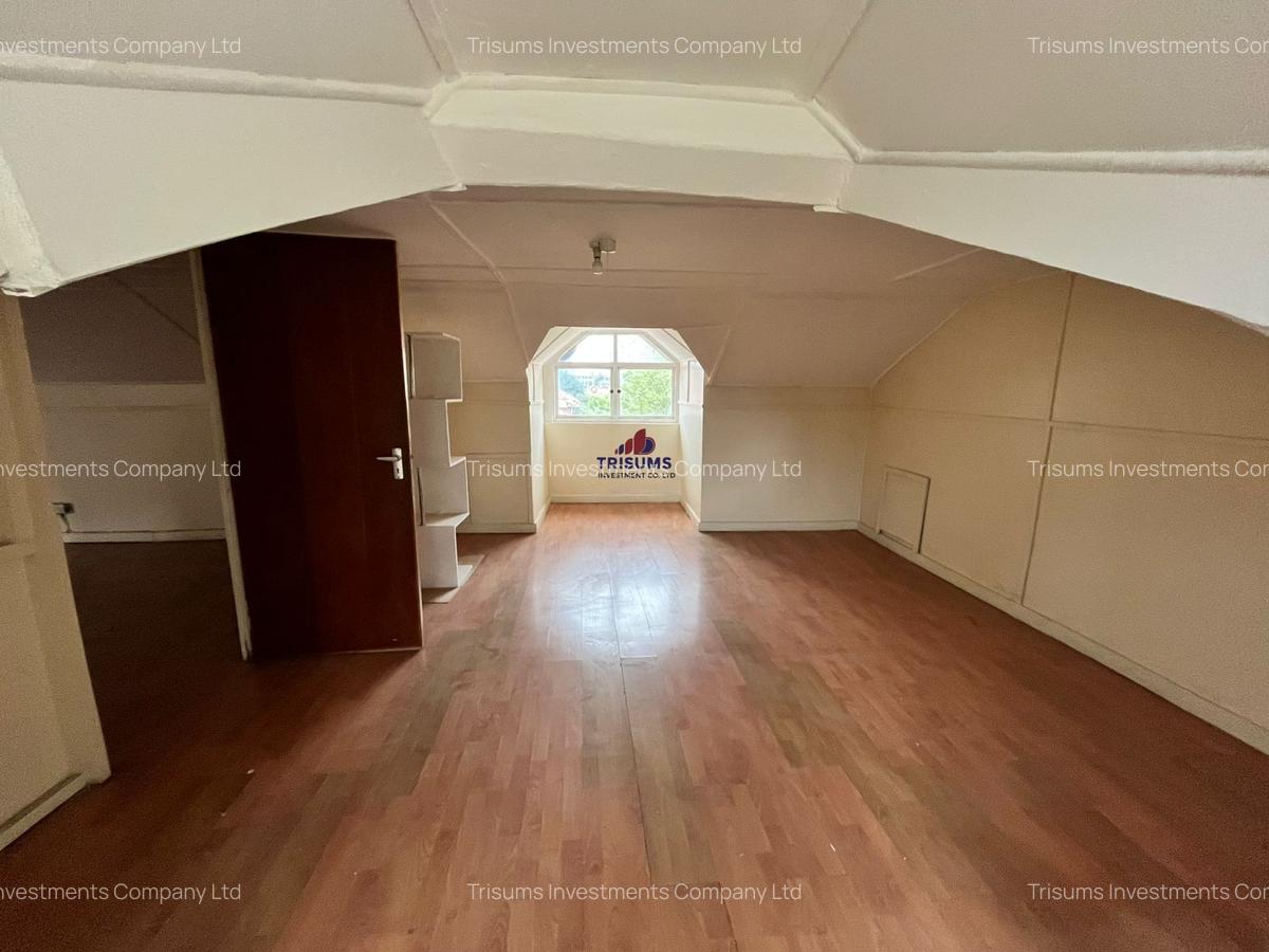 3 Bed Apartment with En Suite in Kilimani - 14