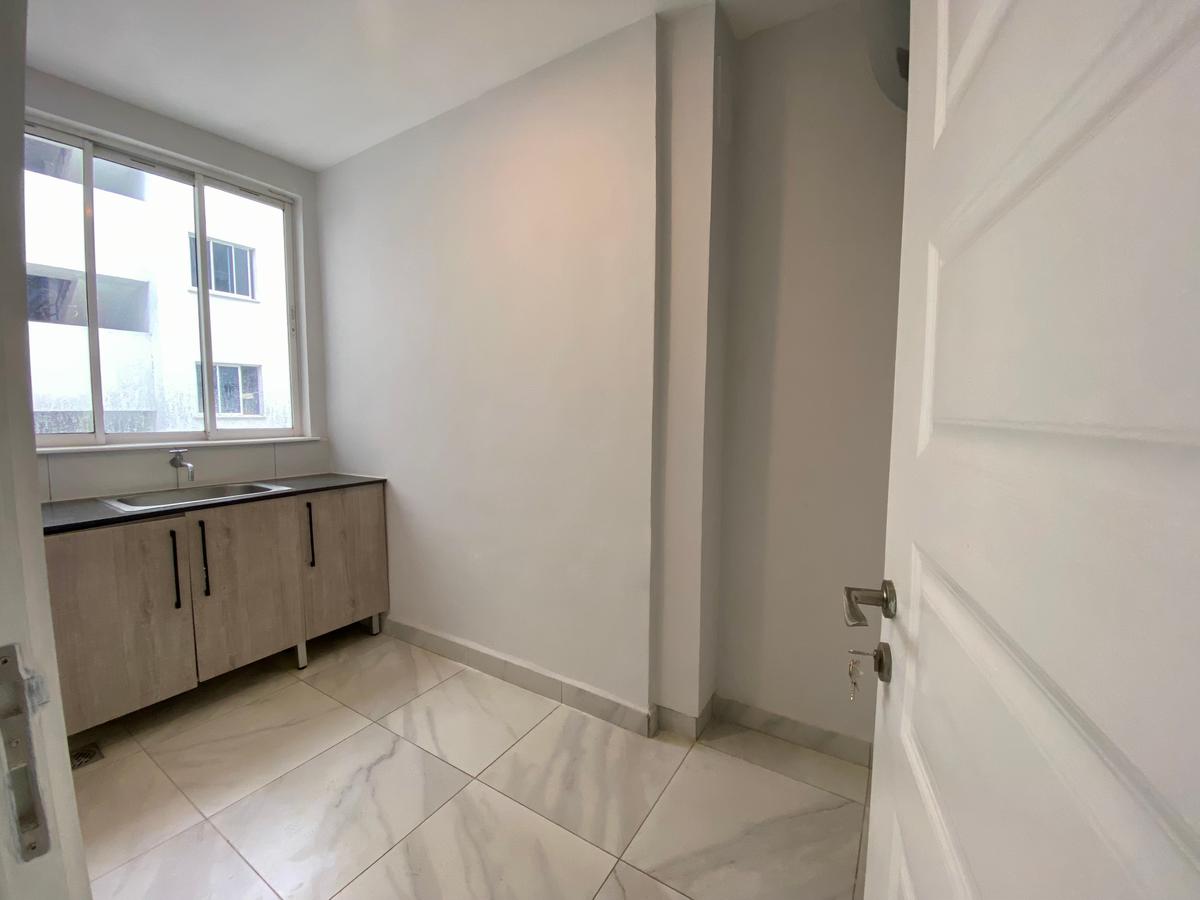 3 Bed Apartment with En Suite in Rhapta Road - 13