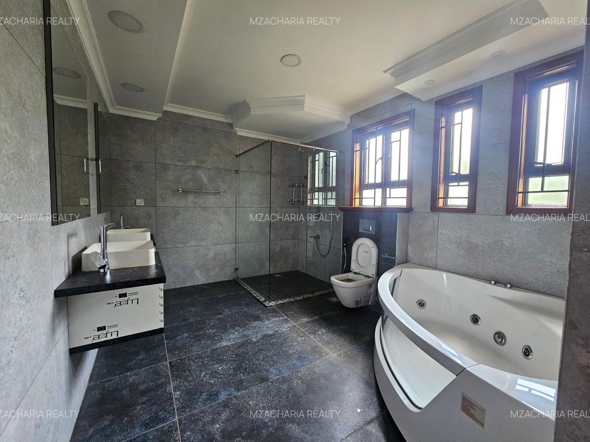 6 Bed Villa with En Suite in Lavington - 15