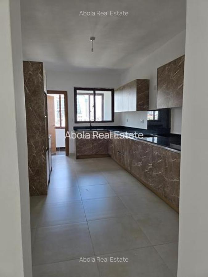 3 Bed Apartment with En Suite in Westlands Area - 10