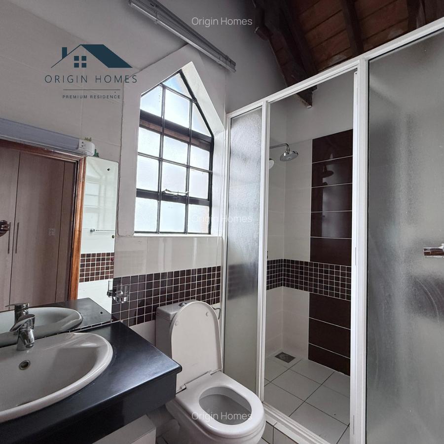 5 Bed Townhouse with En Suite at Lavington - 17