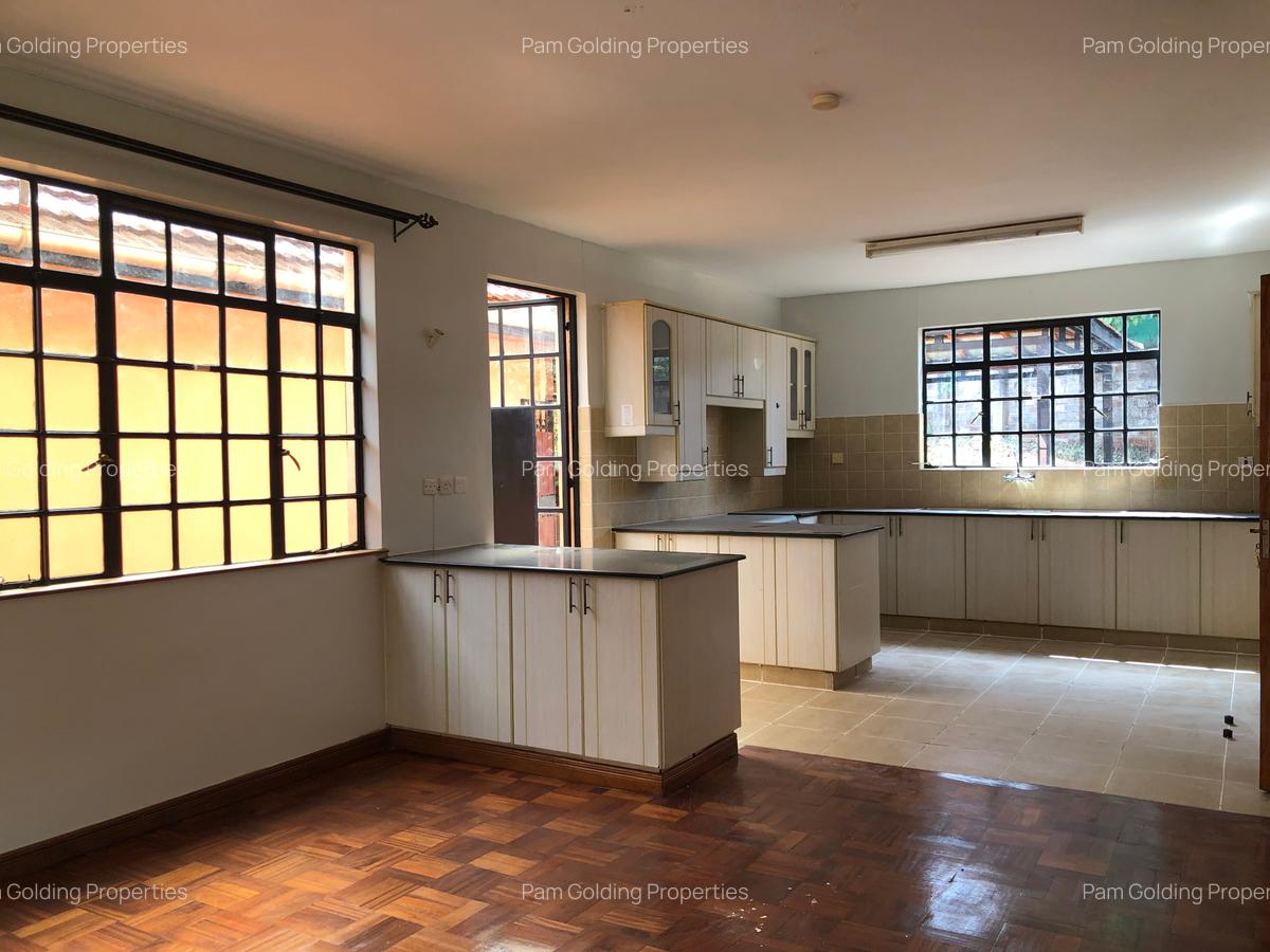 4 Bed House with En Suite in Runda - 7