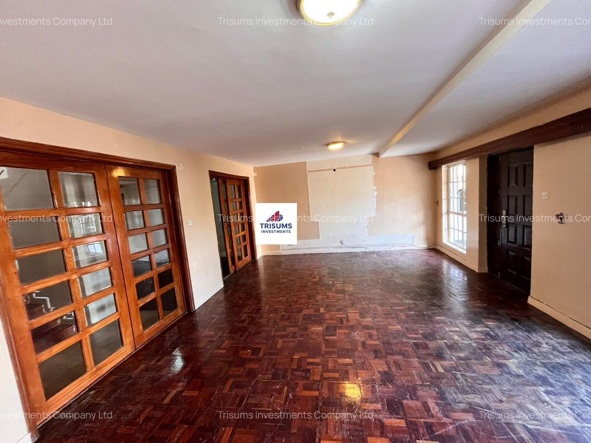 4 Bed Townhouse with En Suite in Westlands Area - 17