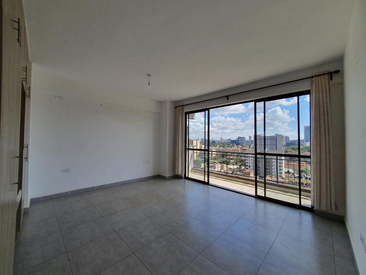 2 Bed Apartment with En Suite in Parklands - 7