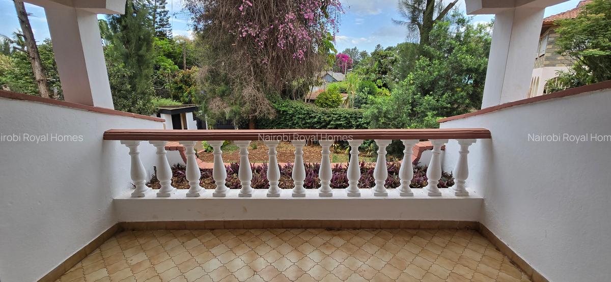 4 Bed House with En Suite at Nyari Close - 14