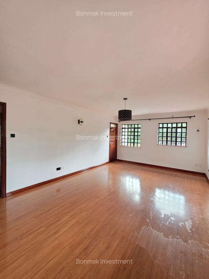 4 Bed House with En Suite at Lavington - 13