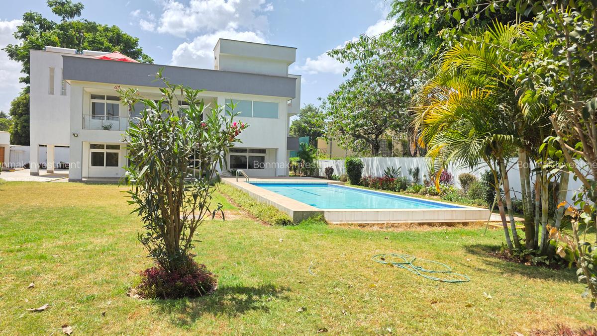 4 Bed House with En Suite at Old Runda - 1