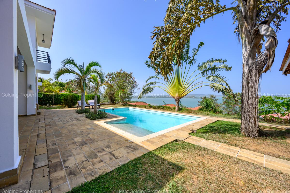 3 Bed Villa with En Suite at Mandharini - 4