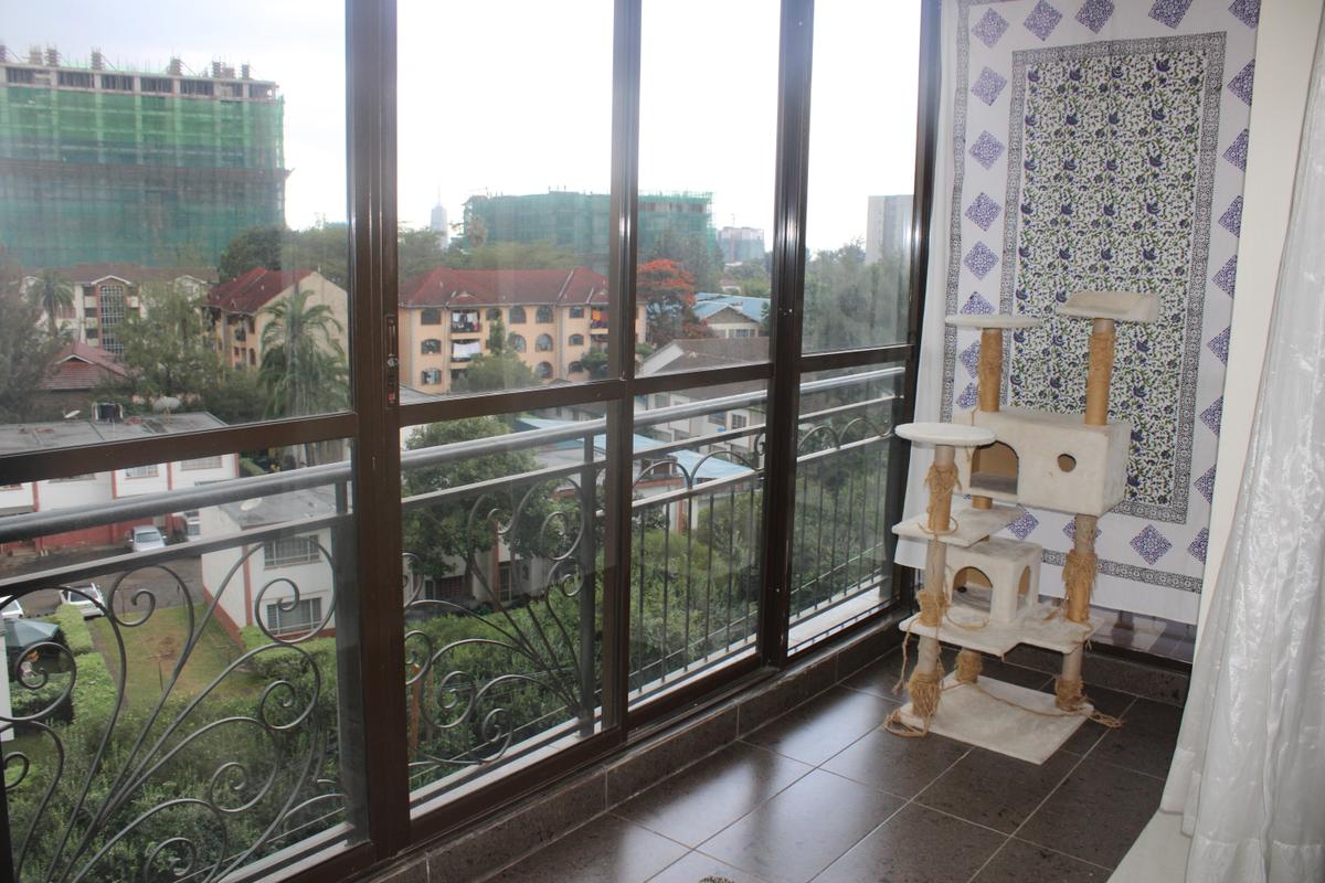 3 Bed Apartment with En Suite in Hurlingham - 9