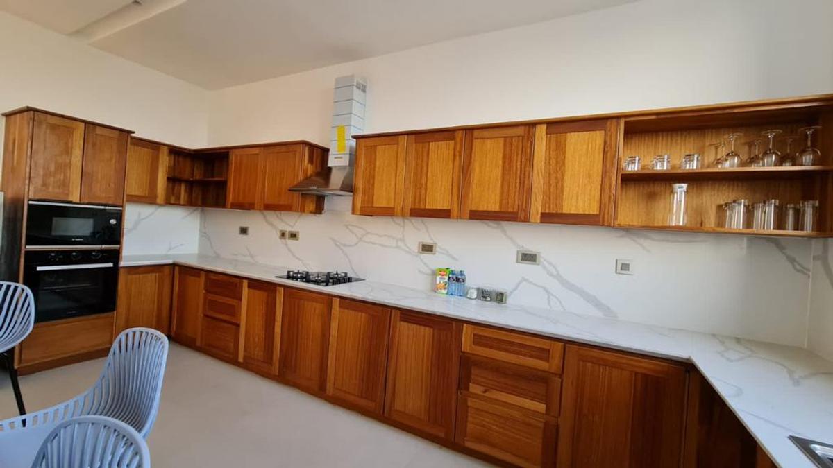 Serviced 2 Bed Apartment with En Suite at Westlands - 13