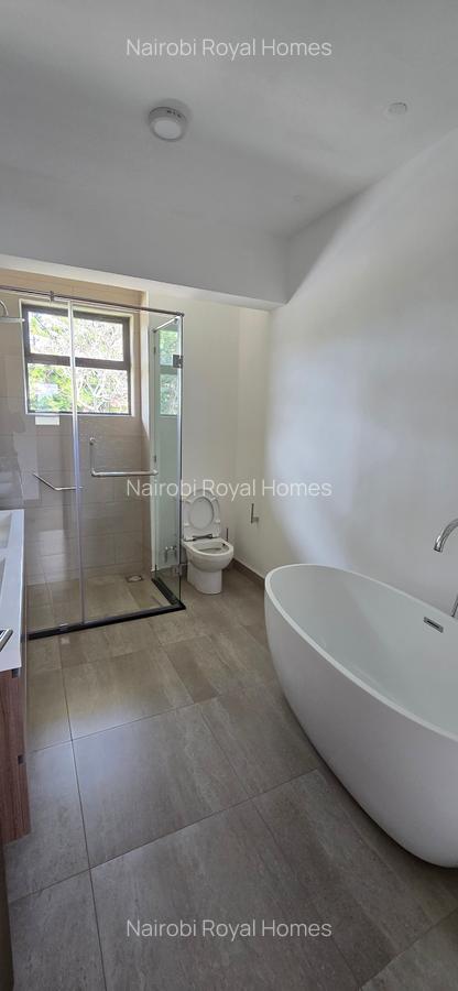 4 Bed Apartment with En Suite at Two Rivers Loft - 12