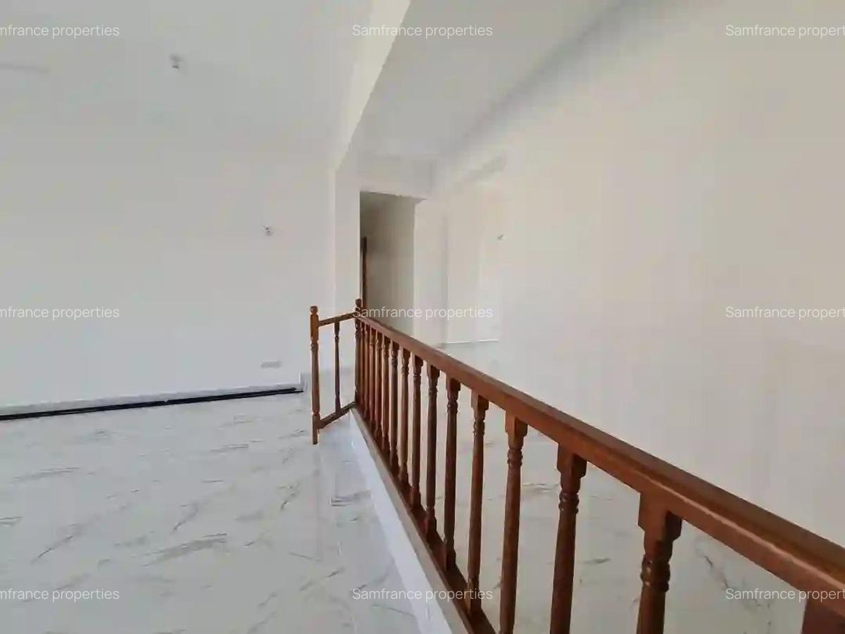 3 Bed Apartment with En Suite at Links Road - 14