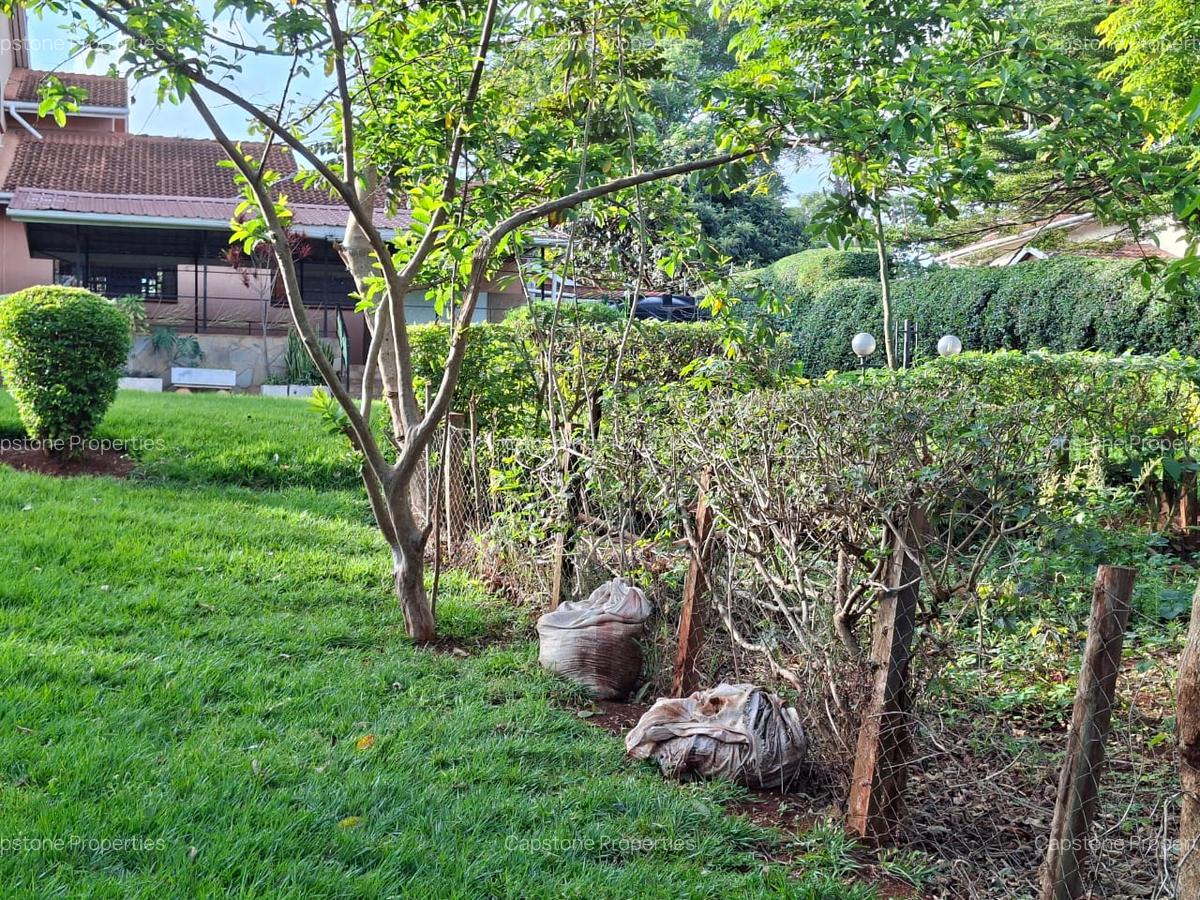 5 Bed House with En Suite in Runda - 2