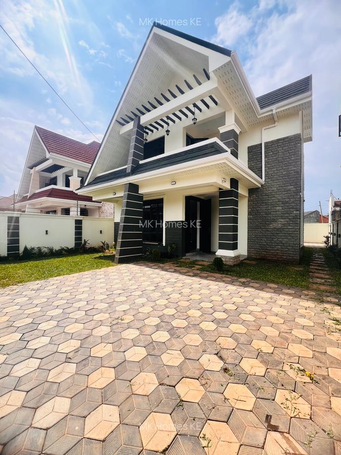 4 Bed House with En Suite at Membley - 4