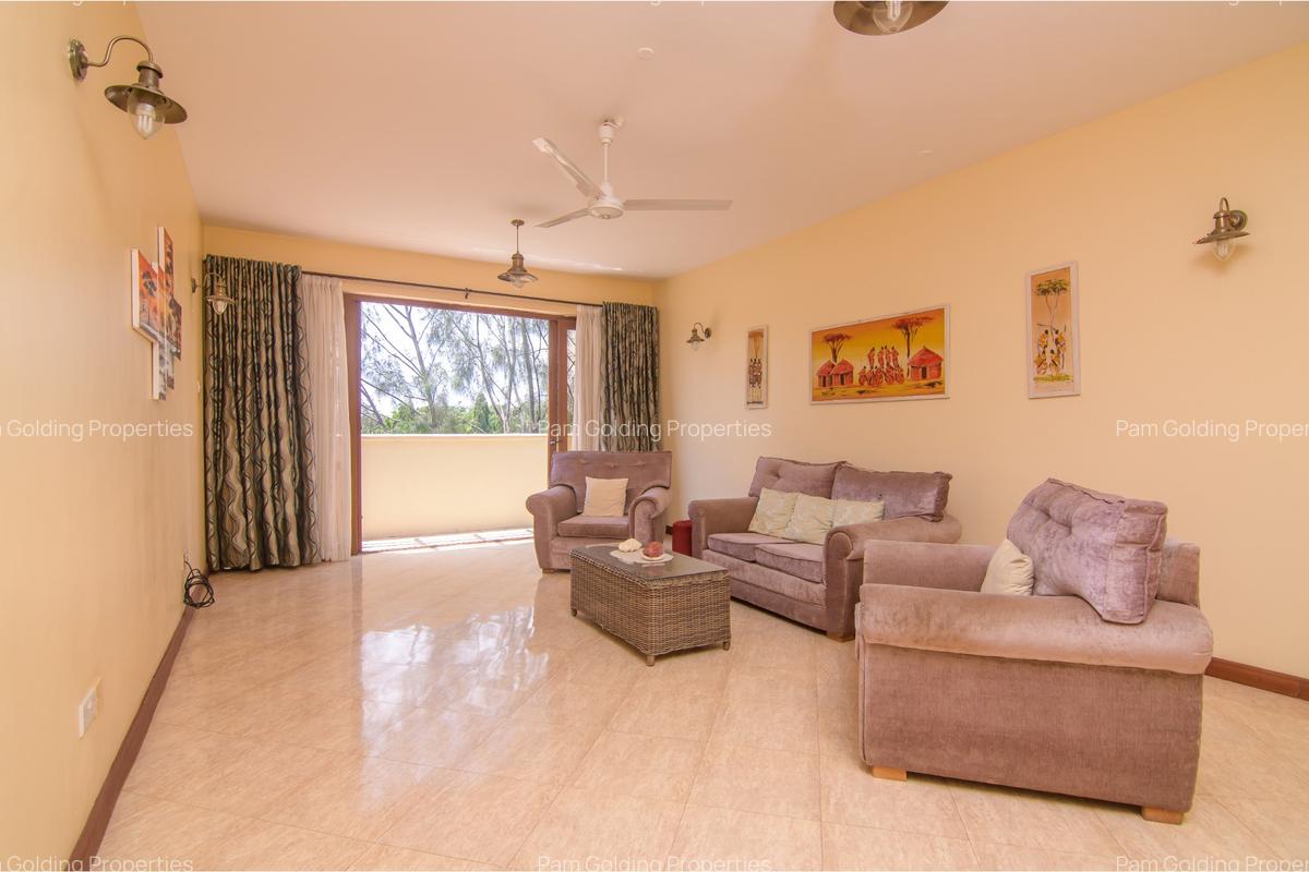4 Bed Apartment with Swimming Pool at Links Road - 7