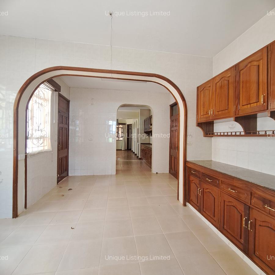 5 Bed House with Staff Quarters in Nyari - 6