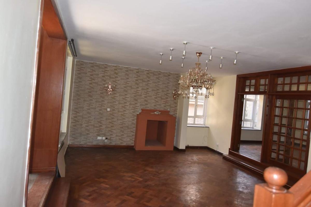 5 Bed Villa with En Suite in Lavington - 2
