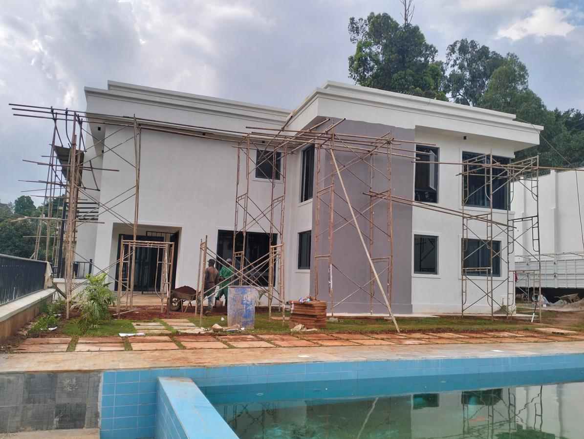 5 Bed Townhouse with En Suite in Kyuna - 2