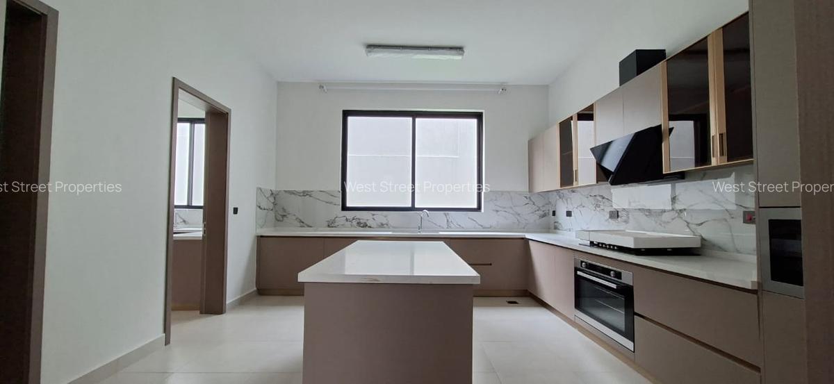 5 Bed Villa with En Suite at Lavington - 6