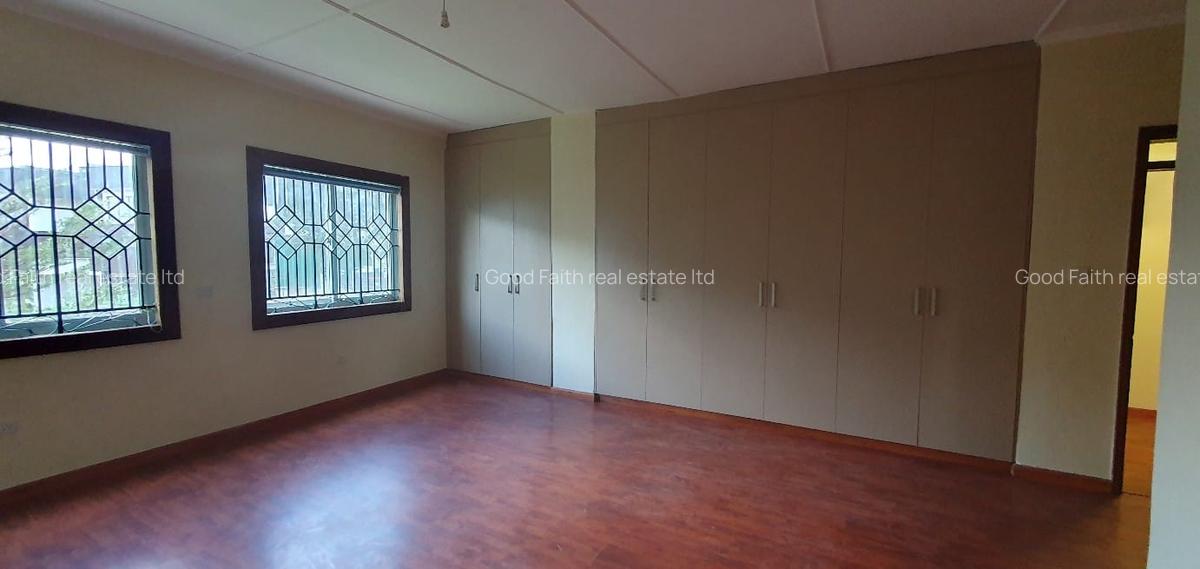 4 Bed House with En Suite in Runda - 6