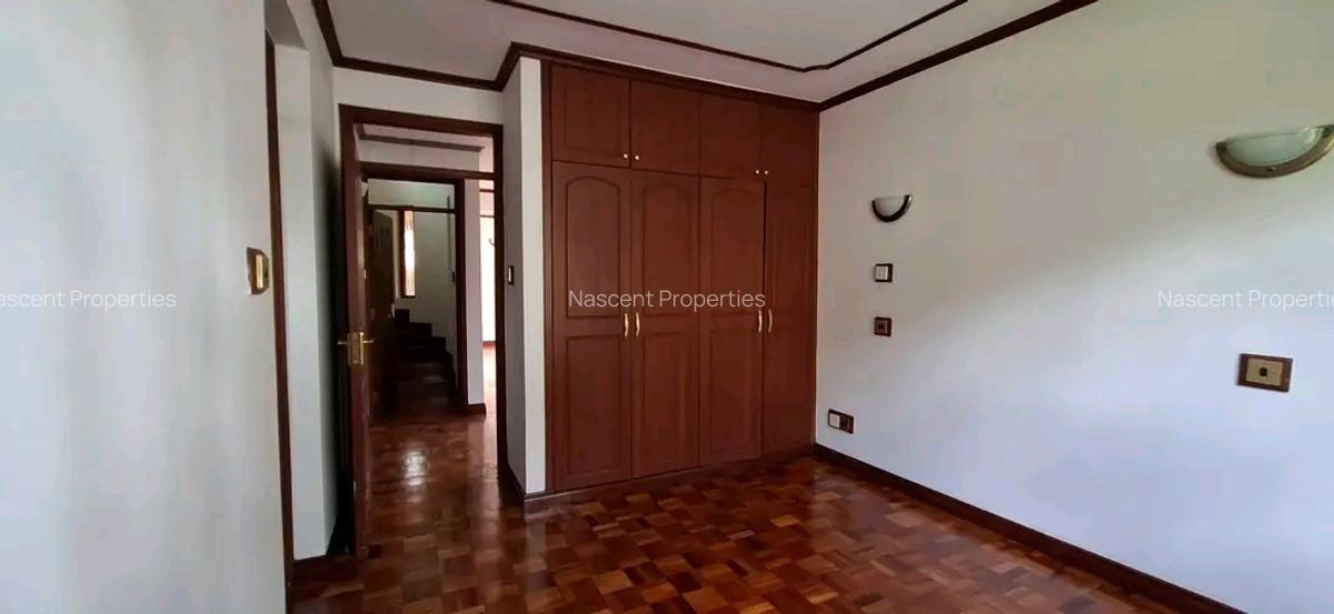 4 Bed Townhouse with En Suite in Lavington - 8