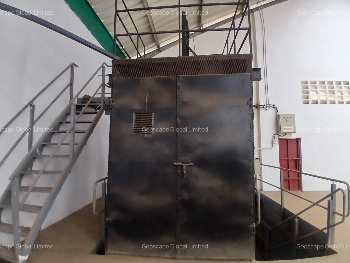 15,600 ft² Warehouse with Parking in Ruaka - 2