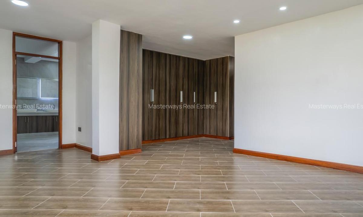 5 Bed Villa with En Suite at Kyuna - 10