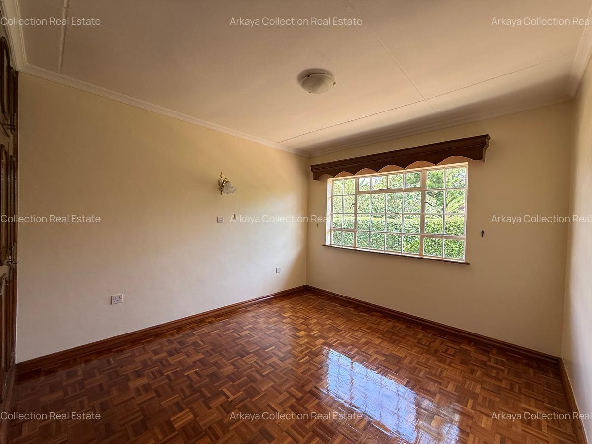 5 Bed House with En Suite in Runda - 18