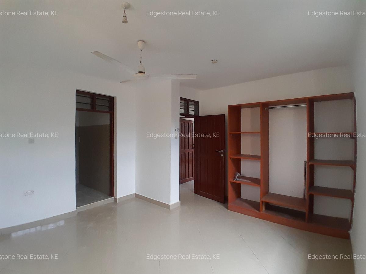 2 Bed Apartment with En Suite in Mtwapa - 2