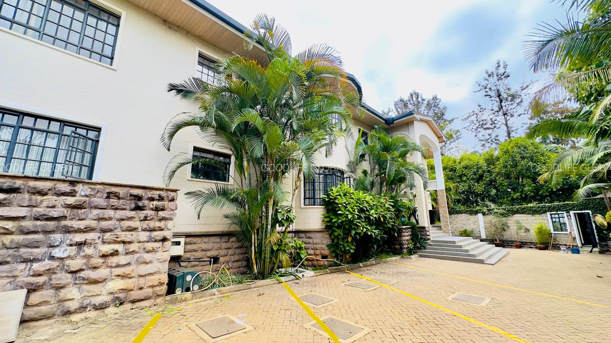 Serviced 2 Bed Apartment with En Suite at Nyari - 1