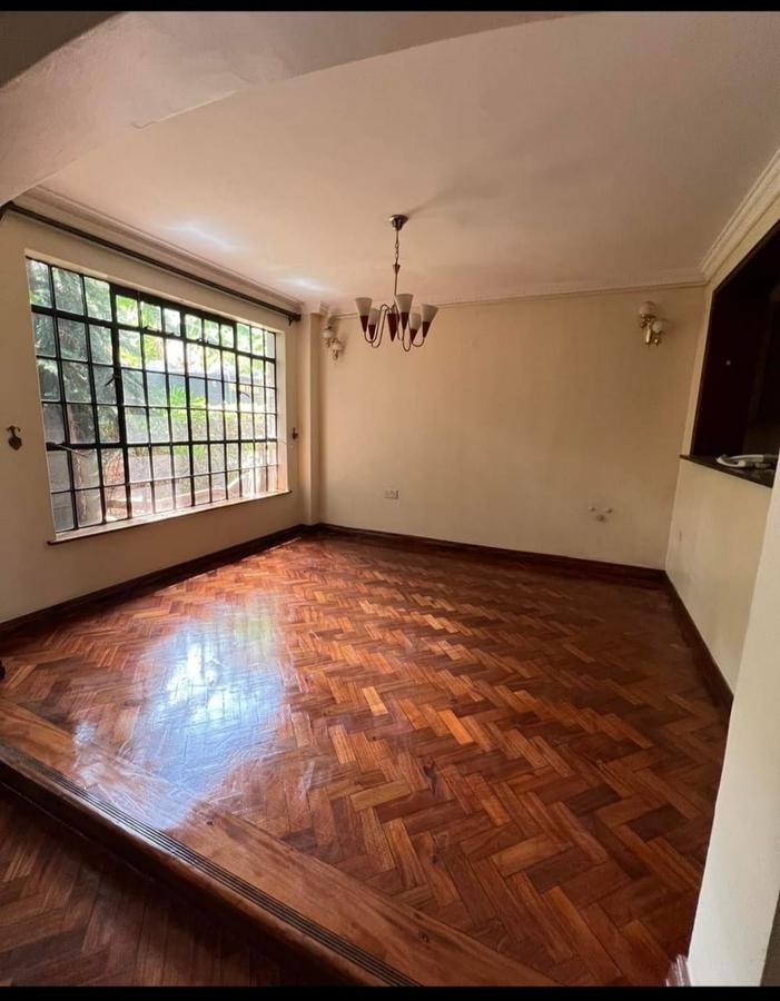 5 Bed Townhouse with En Suite at Hatheru Road - 14