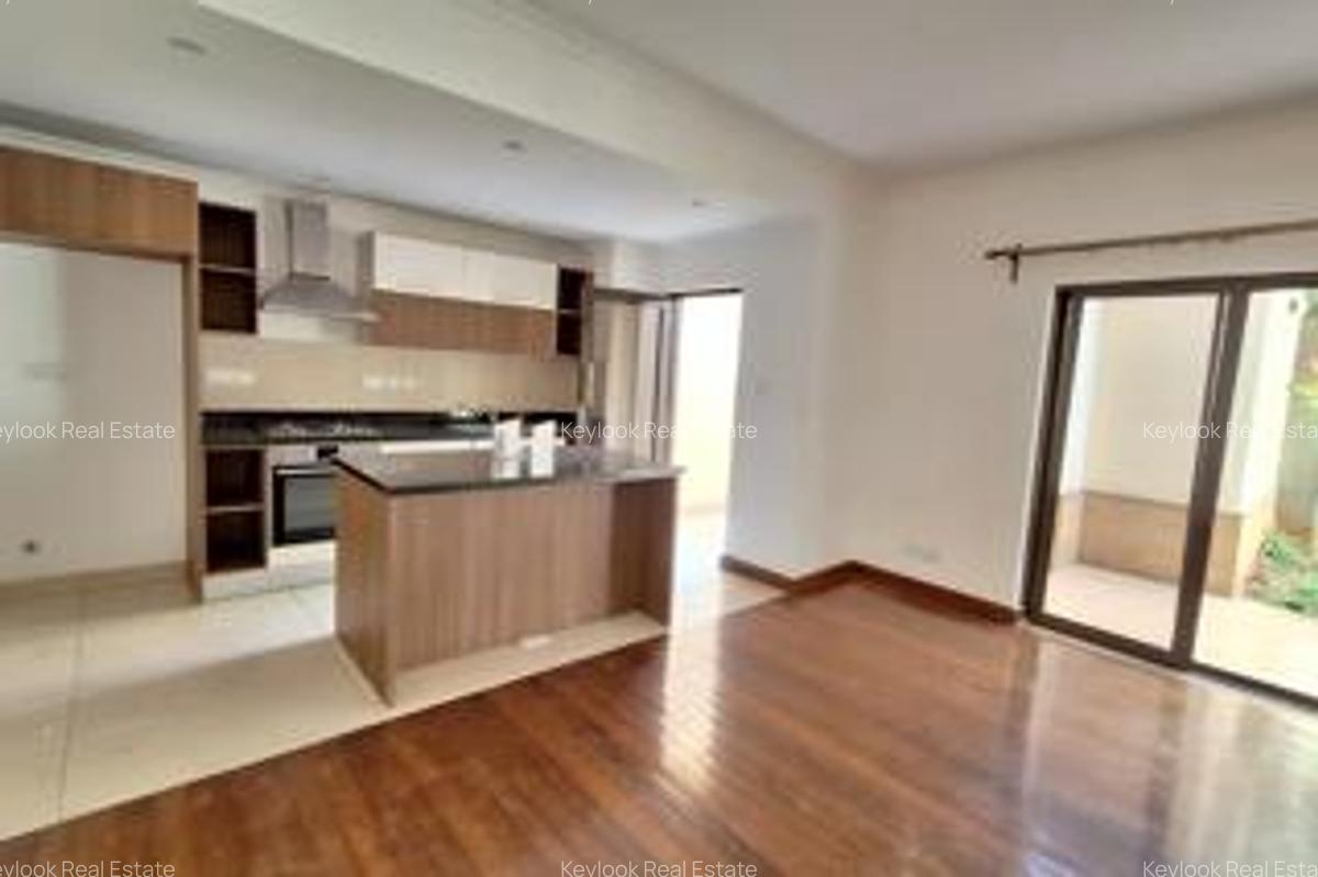 4 Bed Townhouse with En Suite at Lavington - 3