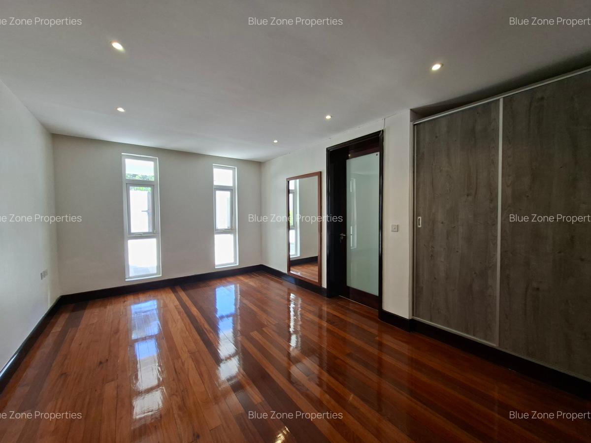 5 Bed House with En Suite at Off Benin Dr - 14